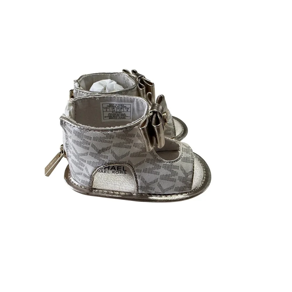 401.Michael Kors Baby Girls Tilly Dahnia Logo Crib Sandals Vanilla Infant Sz 4